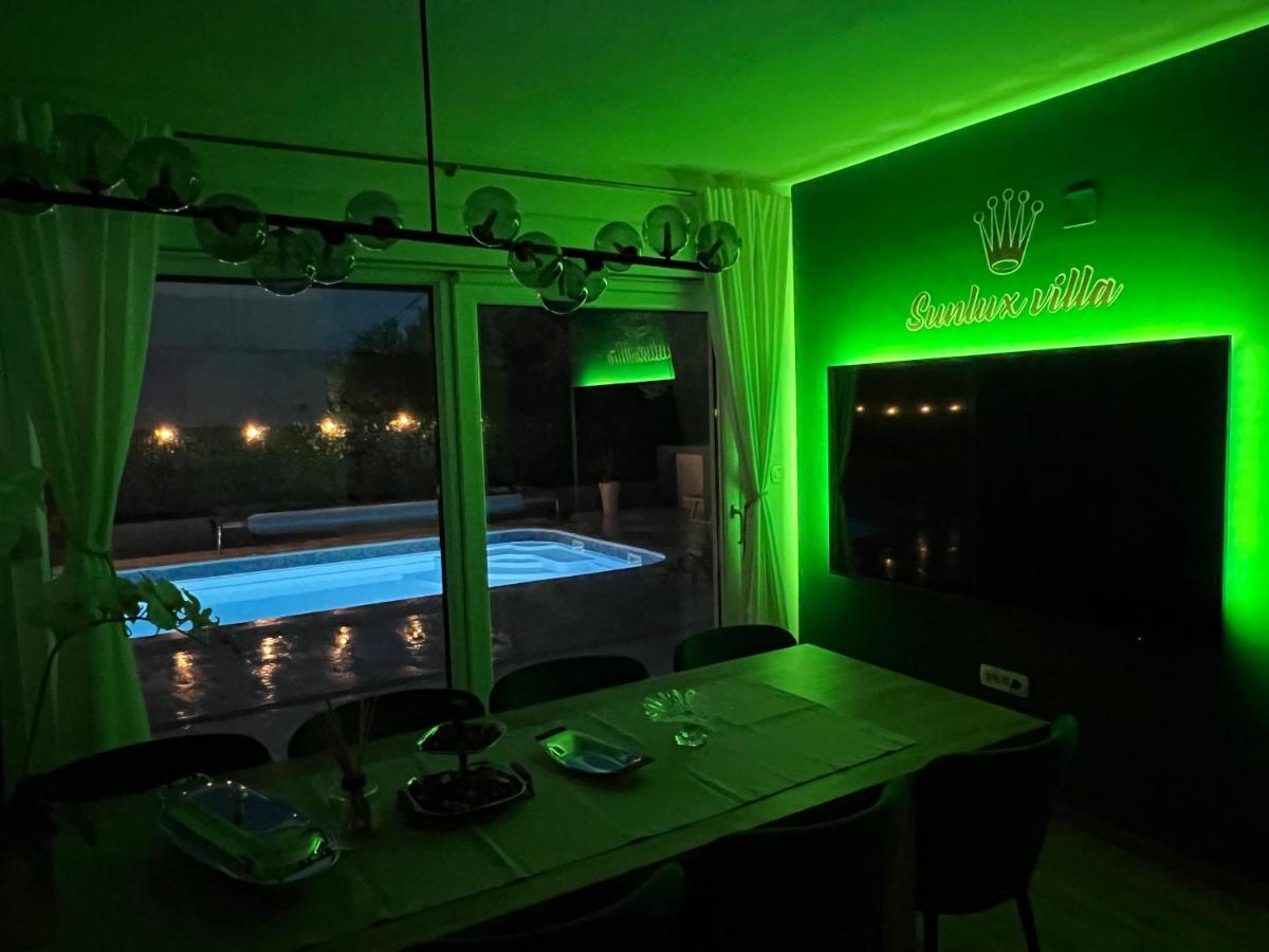 Sunluxvilla ,Heated Pool, Ir Sauna Kaštela المظهر الخارجي الصورة